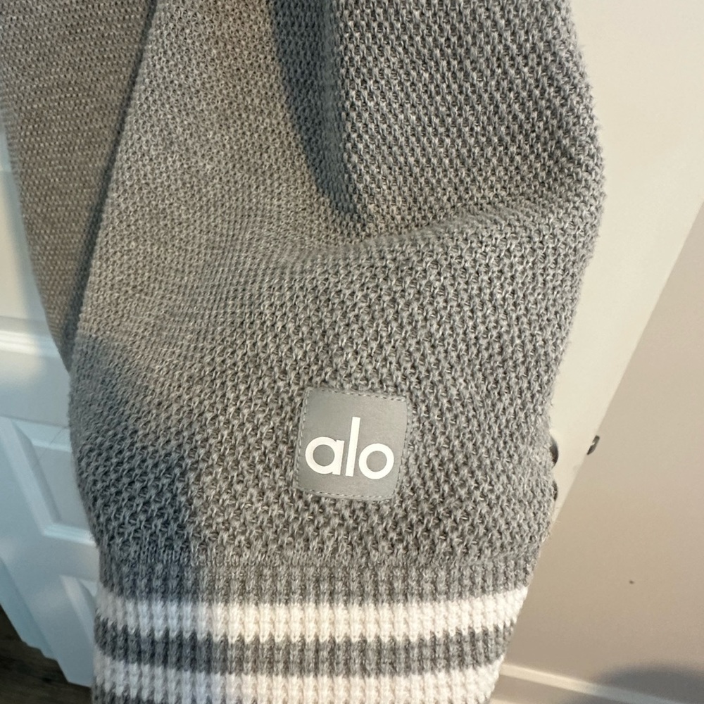 ALO Yoga Gray and White Knit Mini Dress - Picture 4 of 4